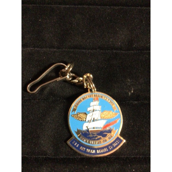 United States Navy Aircraft Carrier USS BON HOMME RICHARD CV/CVA 31 Key Chain - Picture 1 of 4